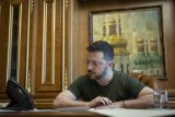 Ukrajinský prezident Zelenskyj potvrdil, že očekává telefonát s Trumpem